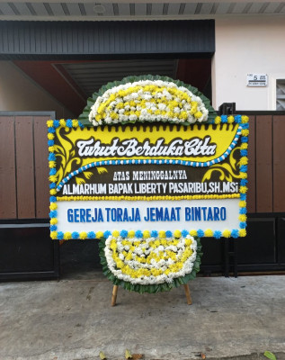 Papan Bunga Duka di Pacarejo