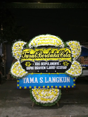 Papan Bunga Duka di Pacarejo